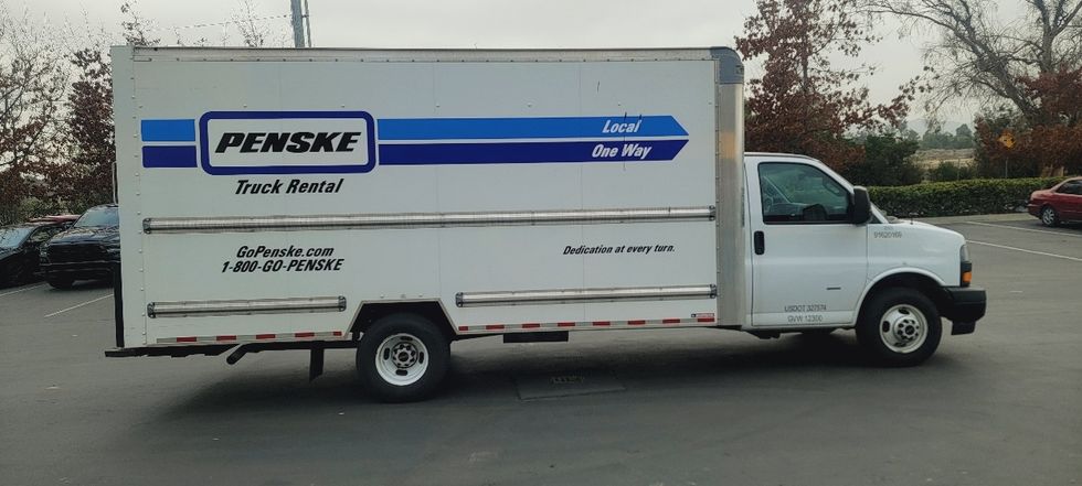 Light Duty Box Truck-Light and Medium Duty Trucks-GMC-2021-Savana G33903-Ventura-CA-81,406\n\t\tmiles-$ 37,250 - Image 15