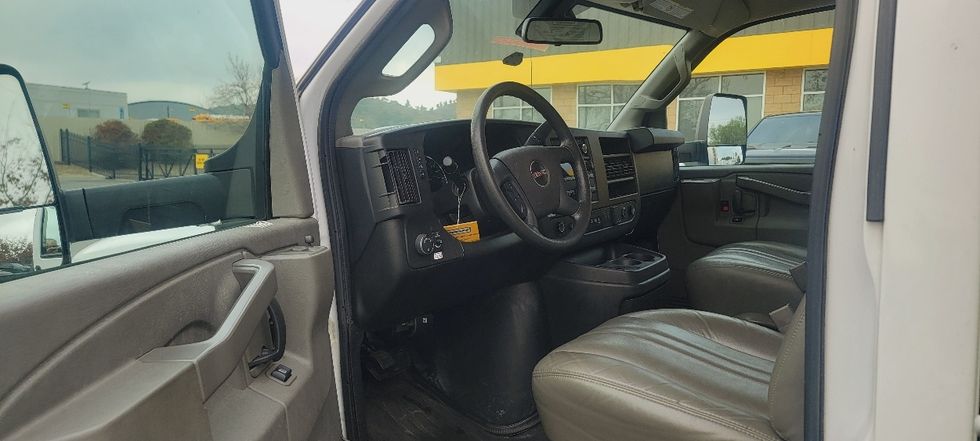 Light Duty Box Truck-Light and Medium Duty Trucks-GMC-2021-Savana G33903-Ventura-CA-81,406\n\t\tmiles-$ 37,250 - Image 16