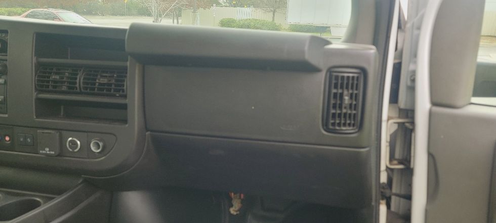 Light Duty Box Truck-Light and Medium Duty Trucks-GMC-2021-Savana G33903-Ventura-CA-81,406\n\t\tmiles-$ 37,250 - Image 21