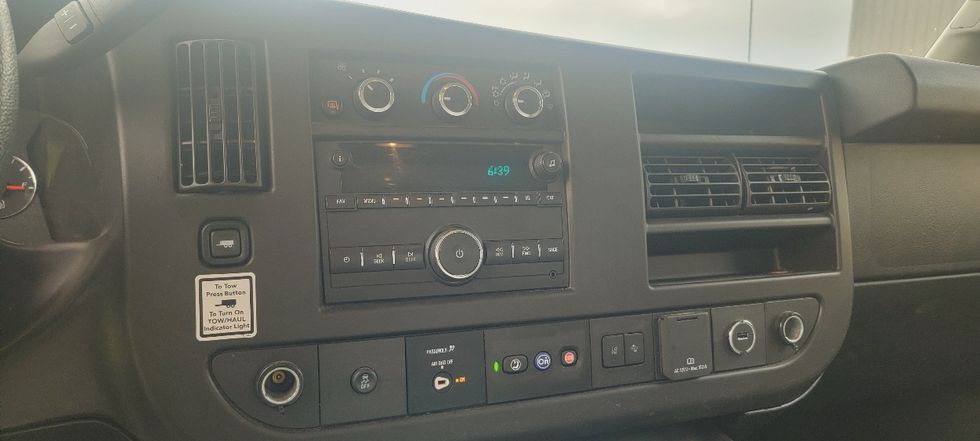 Light Duty Box Truck-Light and Medium Duty Trucks-GMC-2021-Savana G33903-Ventura-CA-81,406\n\t\tmiles-$ 37,250 - Image 25