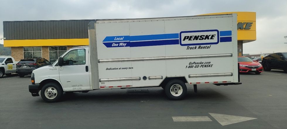 Light Duty Box Truck-Light and Medium Duty Trucks-GMC-2021-Savana G33903-Ventura-CA-81,406\n\t\tmiles-$ 37,250 - Image 4