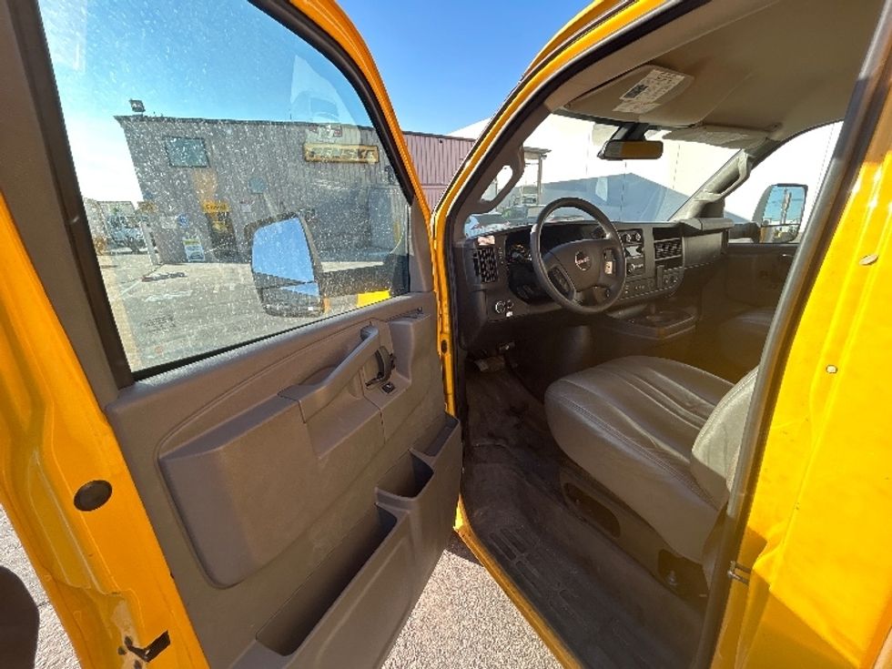 Light Duty Box Truck-Light and Medium Duty Trucks-GMC-2021-Savana G33903-Vernon-CA-119,238\n\t\tmiles-$ 25,250 - Image 16