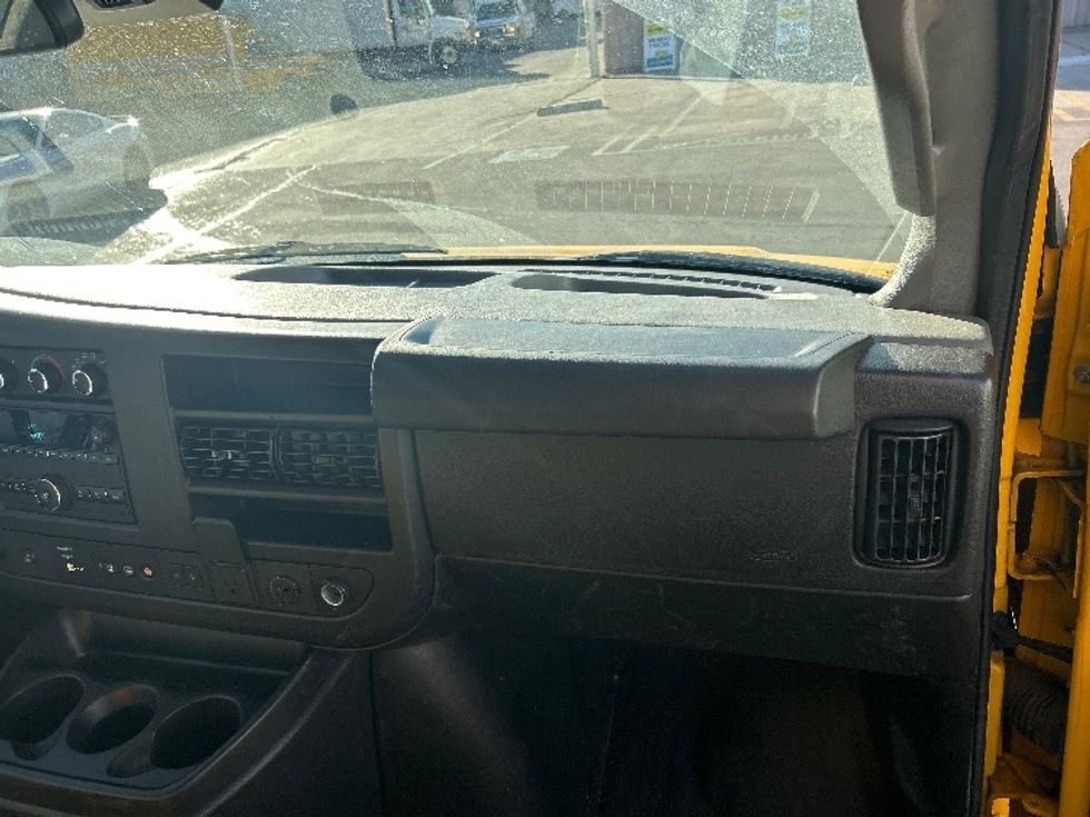 Light Duty Box Truck-Light and Medium Duty Trucks-GMC-2021-Savana G33903-Vernon-CA-119,238\n\t\tmiles-$ 25,250 - Image 21