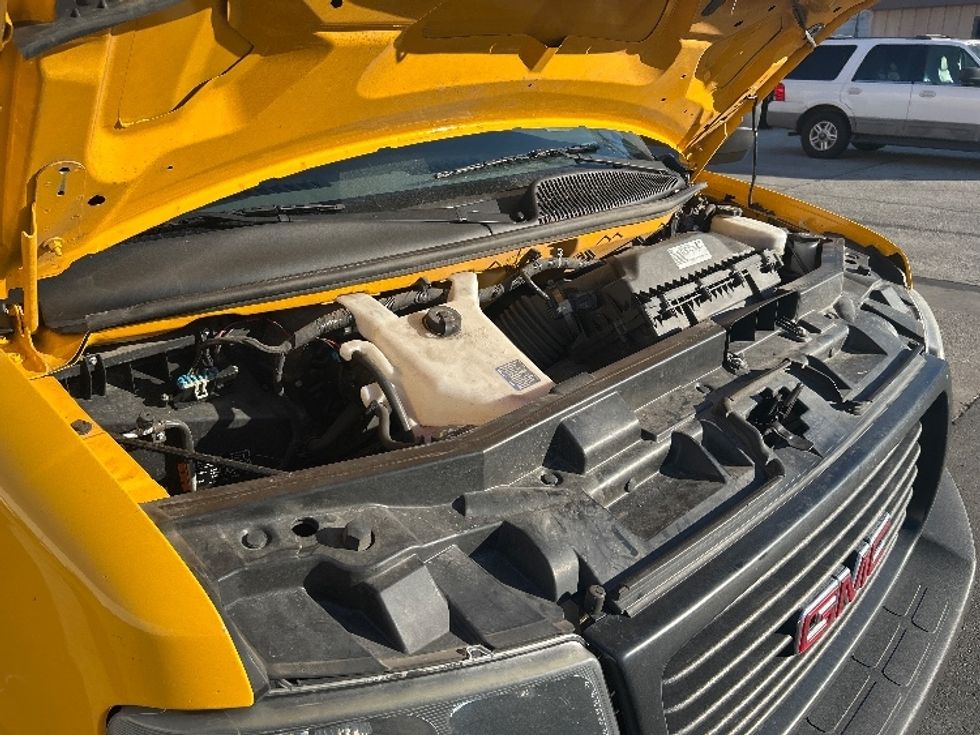 Light Duty Box Truck-Light and Medium Duty Trucks-GMC-2021-Savana G33903-Vernon-CA-119,238\n\t\tmiles-$ 25,250 - Image 23