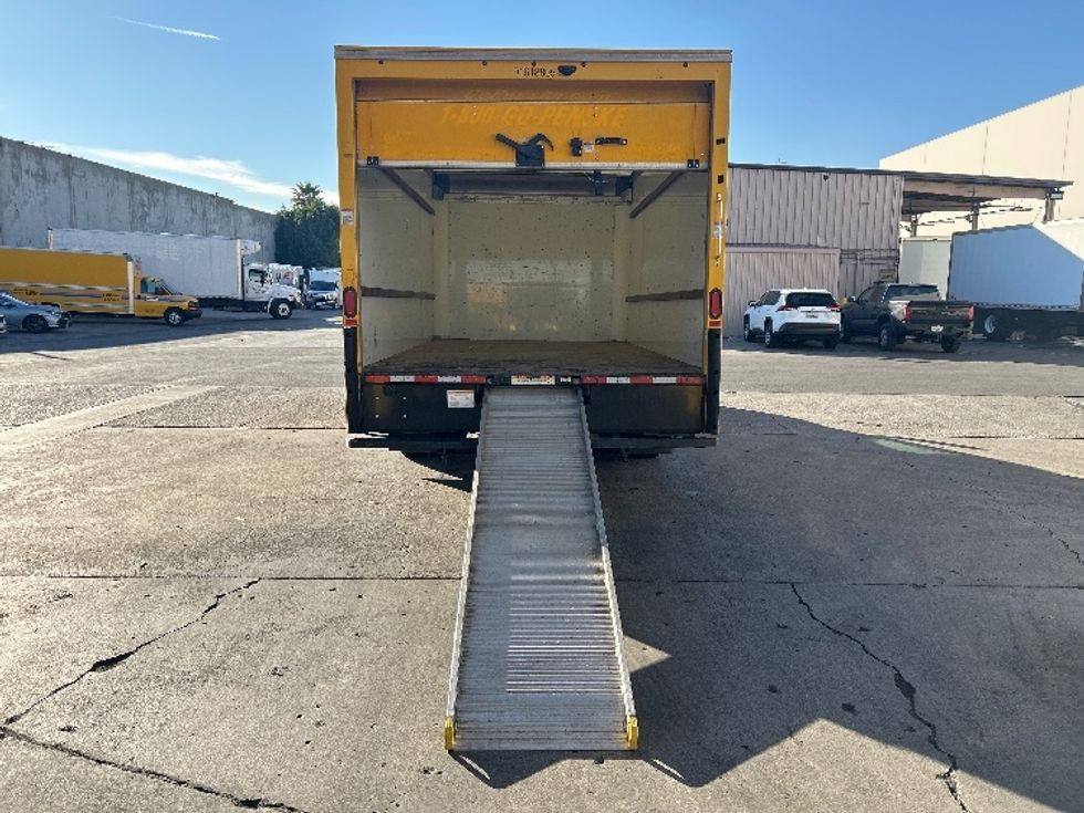 Light Duty Box Truck-Light and Medium Duty Trucks-GMC-2021-Savana G33903-Vernon-CA-119,238\n\t\tmiles-$ 25,250 - Image 9