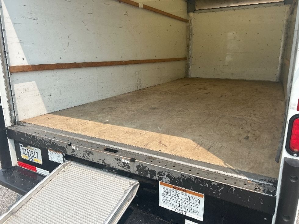 Light Duty Box Truck-Light and Medium Duty Trucks-GMC-2021-Savana G33903-Virginia Beach-VA-85,750\n\t\tmiles-$ 30,500 - Image 10