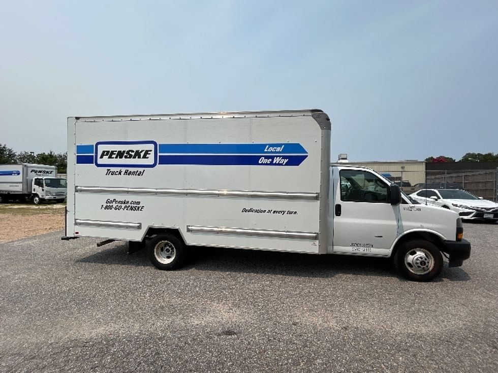 Light Duty Box Truck-Light and Medium Duty Trucks-GMC-2021-Savana G33903-Virginia Beach-VA-85,750\n\t\tmiles-$ 30,500 - Image 15