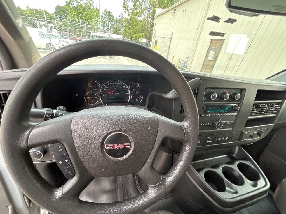 Light Duty Box Truck-Light and Medium Duty Trucks-GMC-2021-Savana G33903-Virginia Beach-VA-85,750\n\t\tmiles-$ 30,500 - Image 18