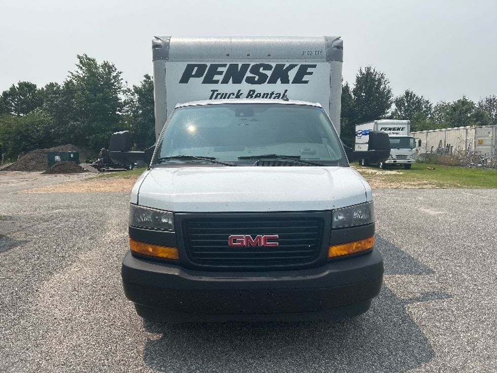 Light Duty Box Truck-Light and Medium Duty Trucks-GMC-2021-Savana G33903-Virginia Beach-VA-85,750\n\t\tmiles-$ 30,500 - Image 2