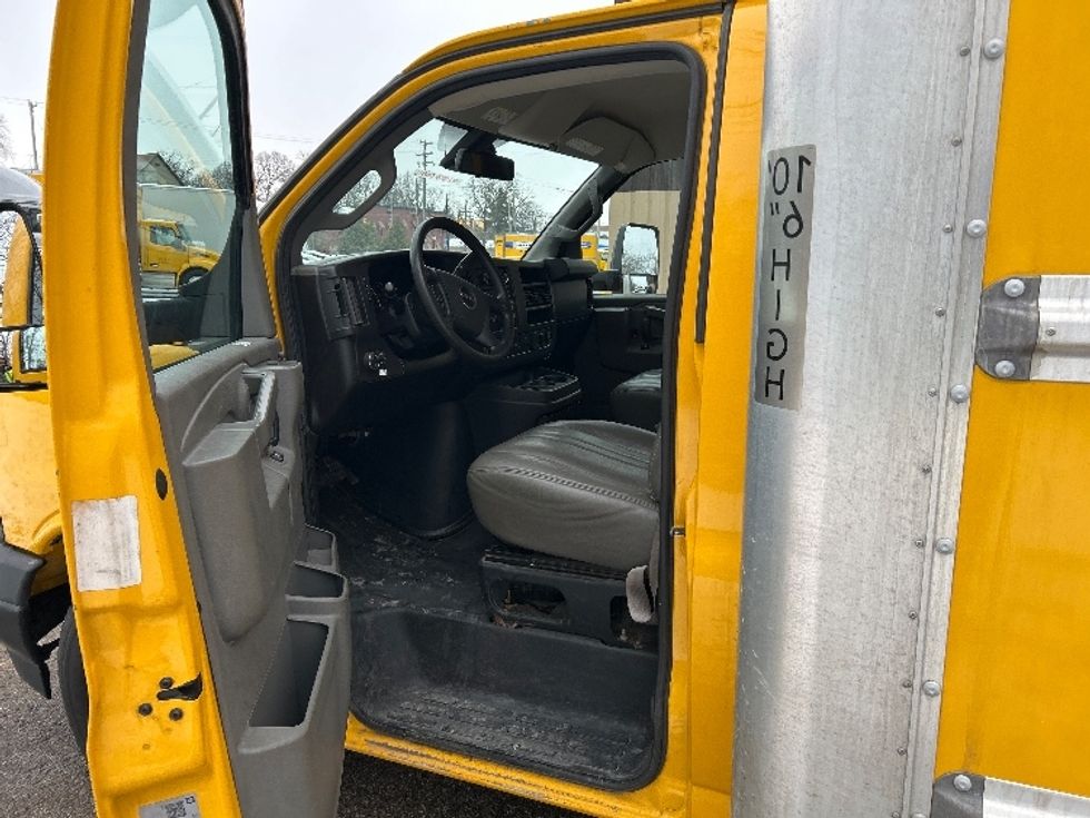 Light Duty Box Truck-Light and Medium Duty Trucks-GMC-2021-Savana G33903-Walker-MI-96,973\n\t\tmiles-$ 26,500 - Image 15