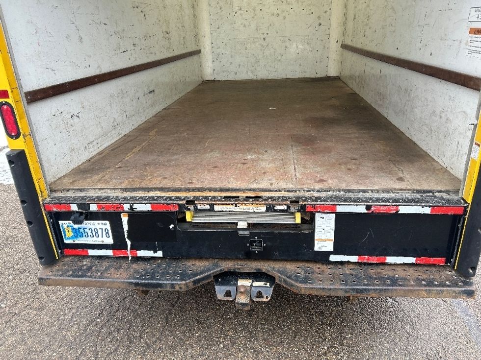 Light Duty Box Truck-Light and Medium Duty Trucks-GMC-2021-Savana G33903-Walker-MI-96,973\n\t\tmiles-$ 26,500 - Image 9