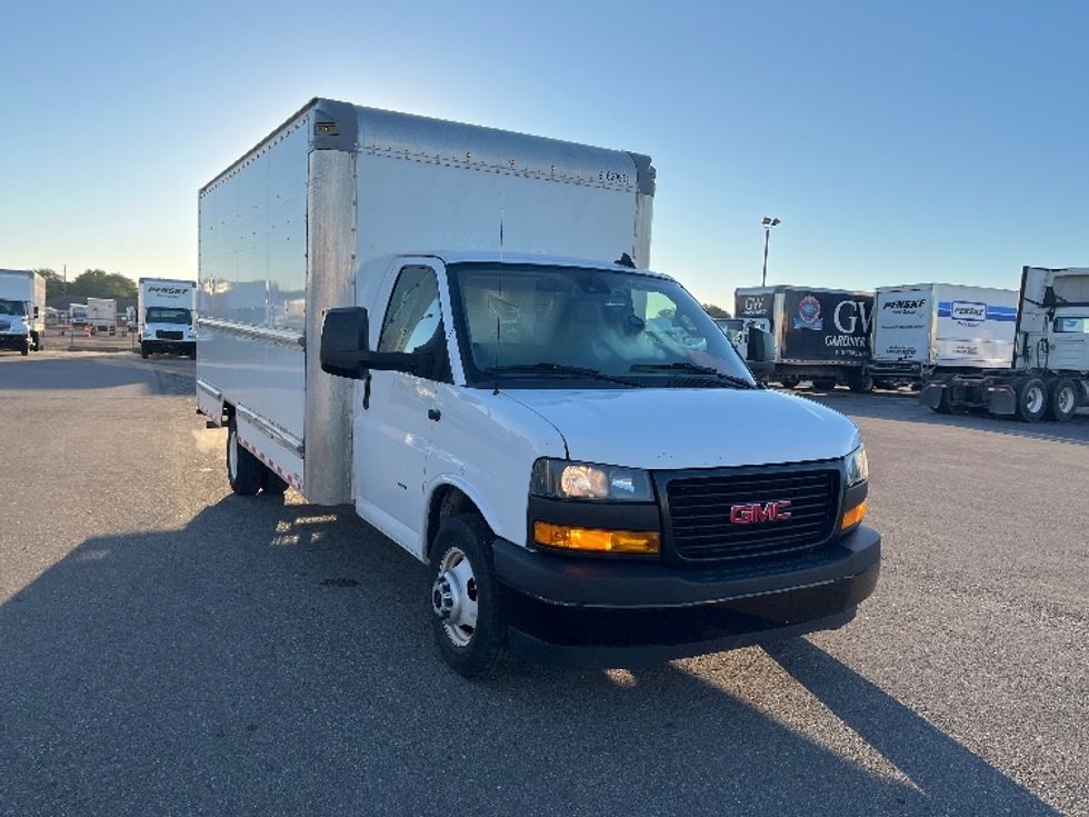 Light Duty Box Truck-Light and Medium Duty Trucks-GMC-2021-Savana G33903-Warren-MI-113,041\n\t\tmiles-$ 27,250 - Image 1