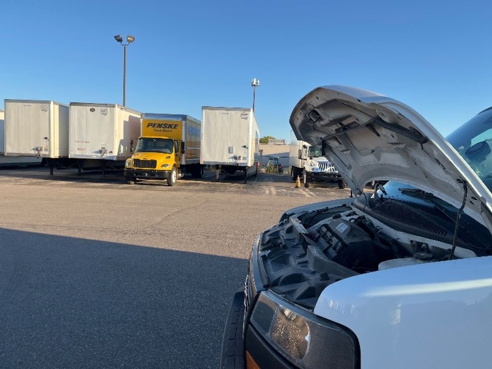 Light Duty Box Truck-Light and Medium Duty Trucks-GMC-2021-Savana G33903-Warren-MI-113,041\n\t\tmiles-$ 27,250 - Image 24