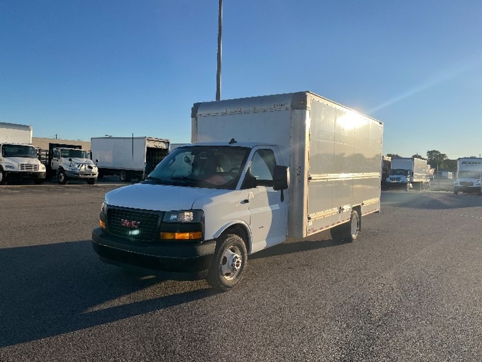 2021 Gmc Savana 3500 Cutaway photo 3