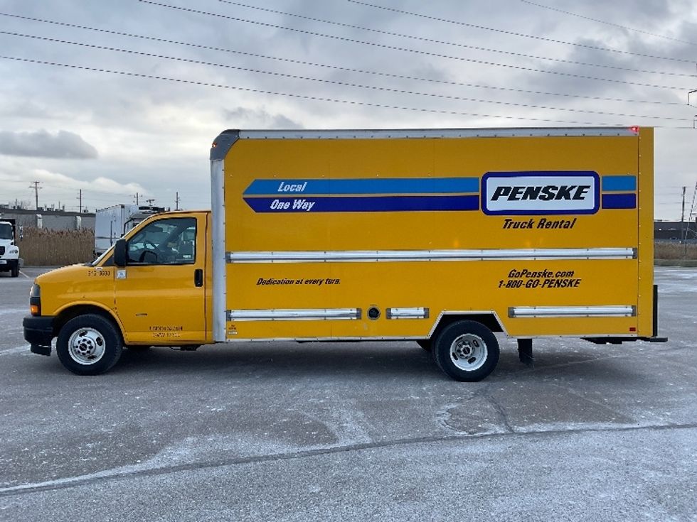 Light Duty Box Truck-Light and Medium Duty Trucks-GMC-2021-Savana G33903-Warren-MI-54,284\n\t\tmiles-$ 35,500 - Image 4