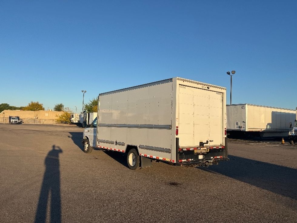 Light Duty Box Truck-Light and Medium Duty Trucks-GMC-2021-Savana G33903-Warren-MI-74,491\n\t\tmiles-$ 32,000 - Image 6