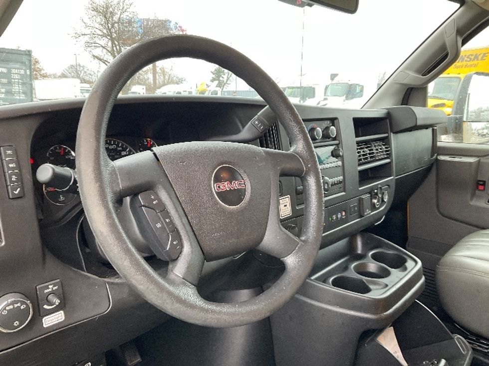 Light Duty Box Truck-Light and Medium Duty Trucks-GMC-2021-Savana G33903-Warren-MI-85,629\n\t\tmiles-$ 27,750 - Image 13