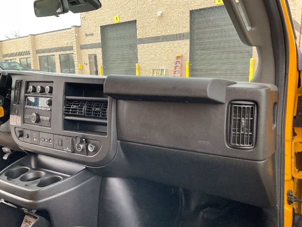 Light Duty Box Truck-Light and Medium Duty Trucks-GMC-2021-Savana G33903-Warren-MI-85,629\n\t\tmiles-$ 27,750 - Image 16