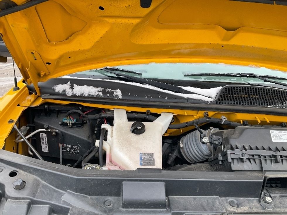 Light Duty Box Truck-Light and Medium Duty Trucks-GMC-2021-Savana G33903-Warren-MI-85,629\n\t\tmiles-$ 27,750 - Image 18