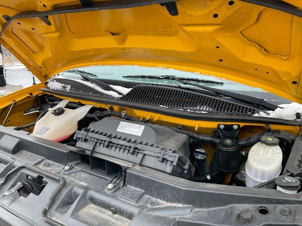 Light Duty Box Truck-Light and Medium Duty Trucks-GMC-2021-Savana G33903-Warren-MI-85,629\n\t\tmiles-$ 27,750 - Image 19