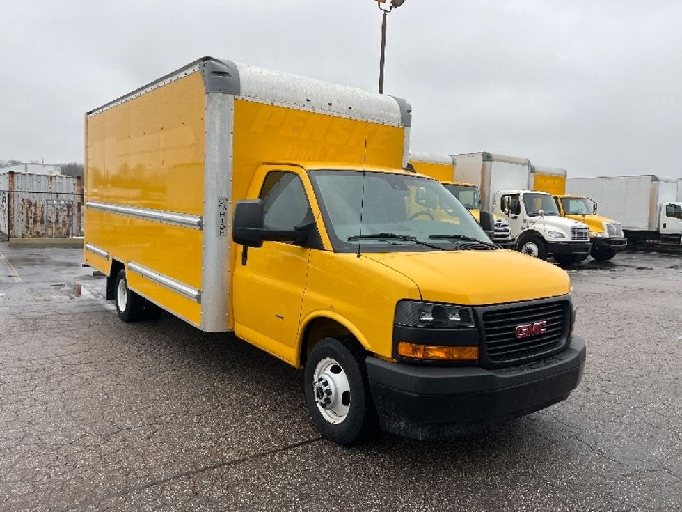 Light Duty Box Truck-Light and Medium Duty Trucks-GMC-2021-Savana G33903-Warren-MI-90,086\n\t\tmiles-$ 27,250 - Image 1