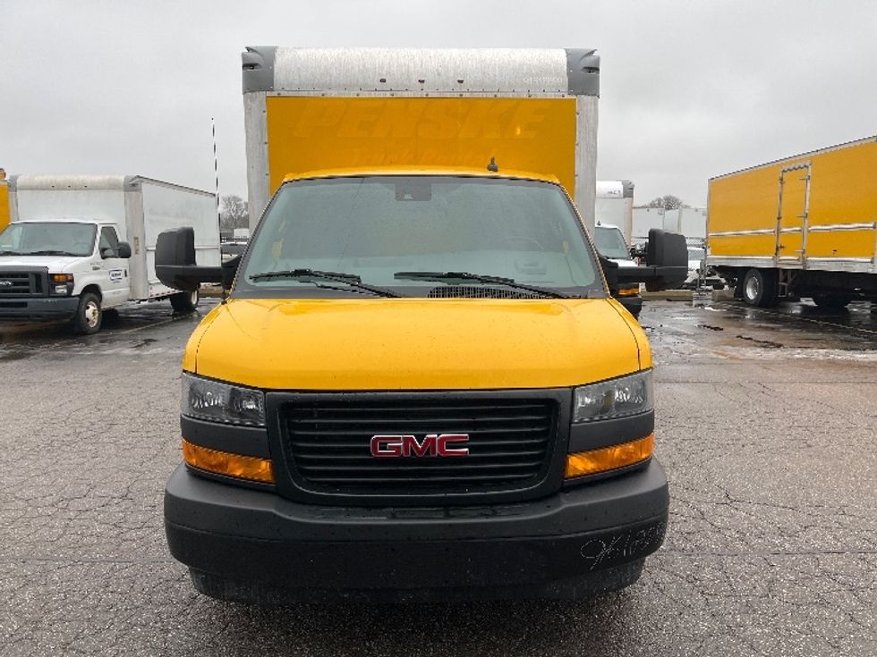 Light Duty Box Truck-Light and Medium Duty Trucks-GMC-2021-Savana G33903-Warren-MI-90,086\n\t\tmiles-$ 27,250 - Image 2