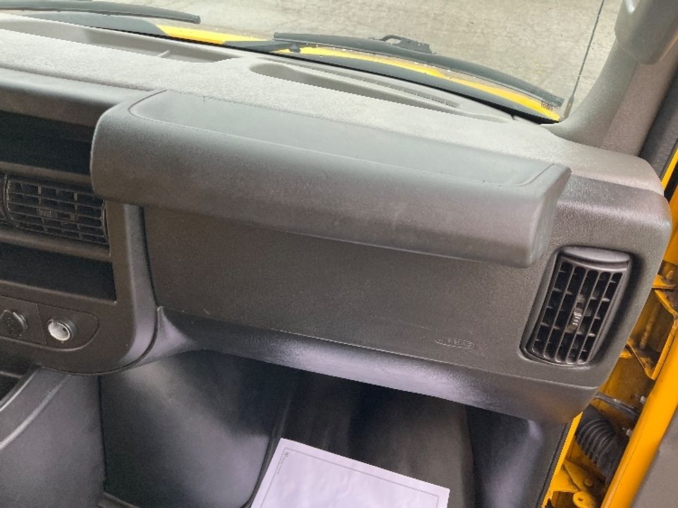 Light Duty Box Truck-Light and Medium Duty Trucks-GMC-2021-Savana G33903-Warren-MI-90,086\n\t\tmiles-$ 27,250 - Image 20