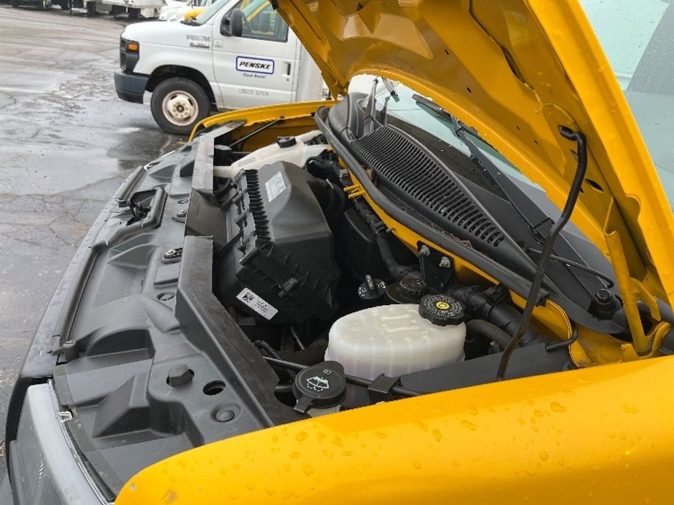 Light Duty Box Truck-Light and Medium Duty Trucks-GMC-2021-Savana G33903-Warren-MI-90,086\n\t\tmiles-$ 27,250 - Image 23