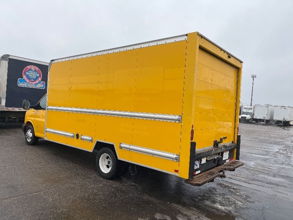 Light Duty Box Truck-Light and Medium Duty Trucks-GMC-2021-Savana G33903-Warren-MI-90,086\n\t\tmiles-$ 27,250 - Image 6