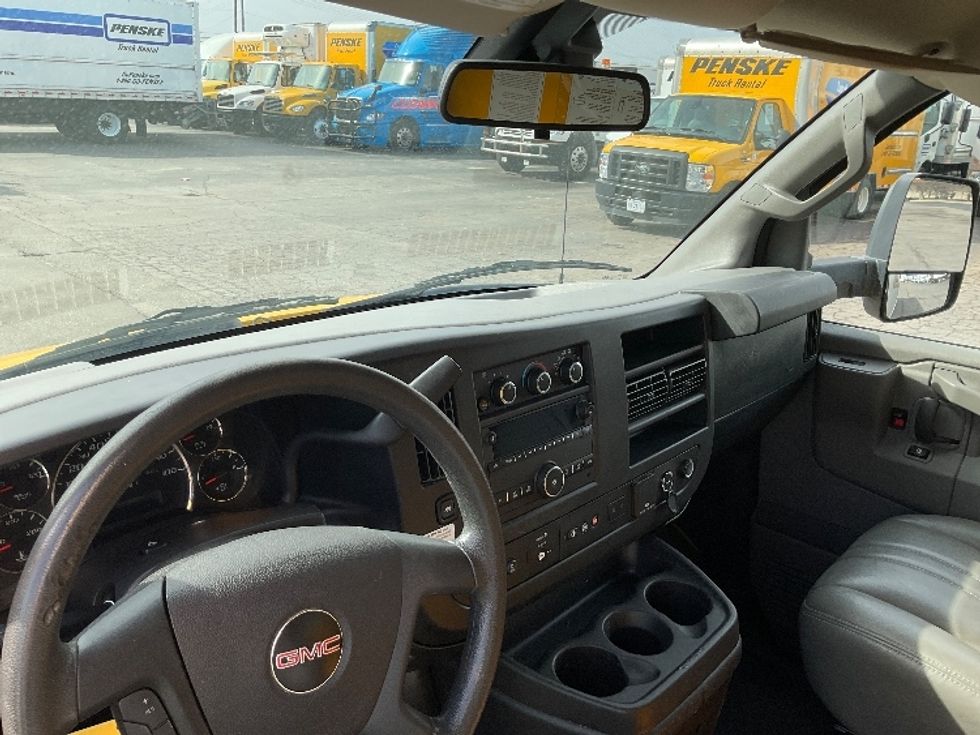 Light Duty Box Truck-Light and Medium Duty Trucks-GMC-2021-Savana G33903-Warren-MI-92,925\n\t\tmiles-$ 26,500 - Image 17