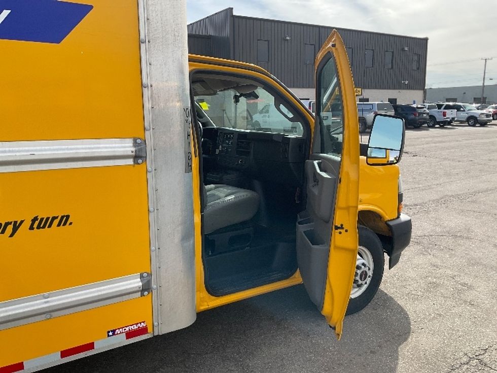 Light Duty Box Truck-Light and Medium Duty Trucks-GMC-2021-Savana G33903-Warren-MI-92,925\n\t\tmiles-$ 26,500 - Image 20