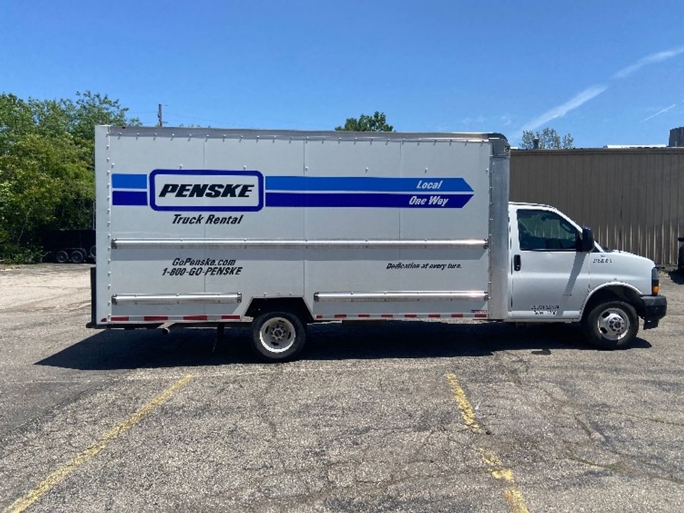 Light Duty Box Truck-Light and Medium Duty Trucks-GMC-2021-Savana G33903-Warren-MI-94,056\n\t\tmiles-$ 29,750 - Image 15