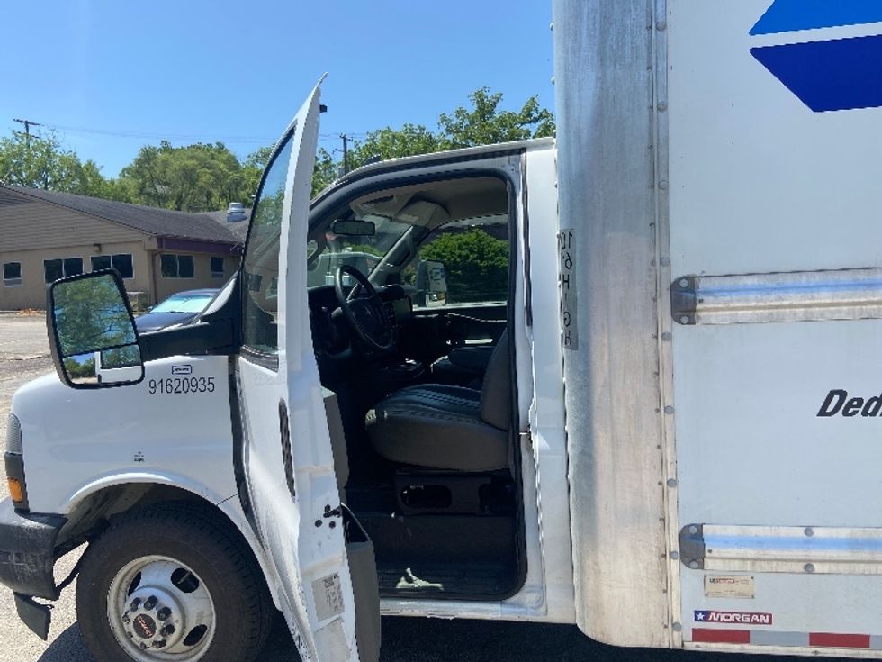 Light Duty Box Truck-Light and Medium Duty Trucks-GMC-2021-Savana G33903-Warren-MI-94,056\n\t\tmiles-$ 29,750 - Image 16