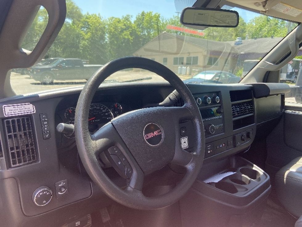 Light Duty Box Truck-Light and Medium Duty Trucks-GMC-2021-Savana G33903-Warren-MI-94,056\n\t\tmiles-$ 29,750 - Image 17