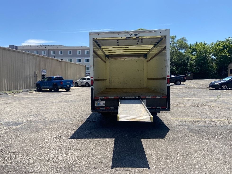 Light Duty Box Truck-Light and Medium Duty Trucks-GMC-2021-Savana G33903-Warren-MI-94,056\n\t\tmiles-$ 29,750 - Image 9