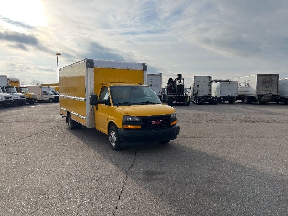 Light Duty Box Truck-Light and Medium Duty Trucks-GMC-2021-Savana G33903-Warren-MI-95,655\n\t\tmiles-$ 26,750 - Image 1