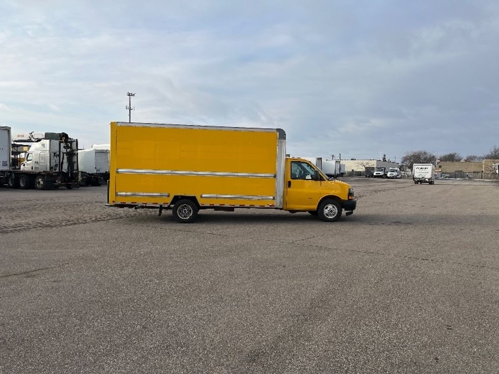 Light Duty Box Truck-Light and Medium Duty Trucks-GMC-2021-Savana G33903-Warren-MI-95,655\n\t\tmiles-$ 26,750 - Image 14