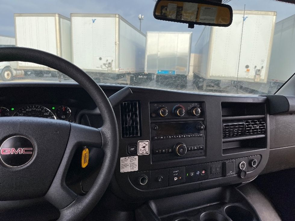 Light Duty Box Truck-Light and Medium Duty Trucks-GMC-2021-Savana G33903-Warren-MI-95,655\n\t\tmiles-$ 26,750 - Image 17