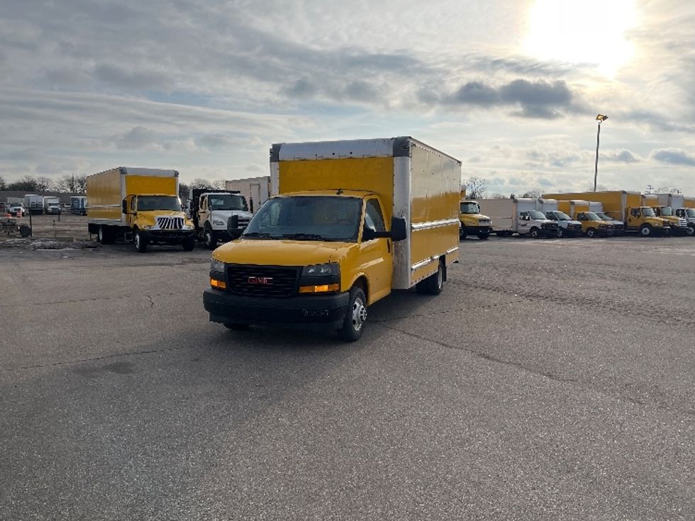 Light Duty Box Truck-Light and Medium Duty Trucks-GMC-2021-Savana G33903-Warren-MI-95,655\n\t\tmiles-$ 26,750 - Image 3