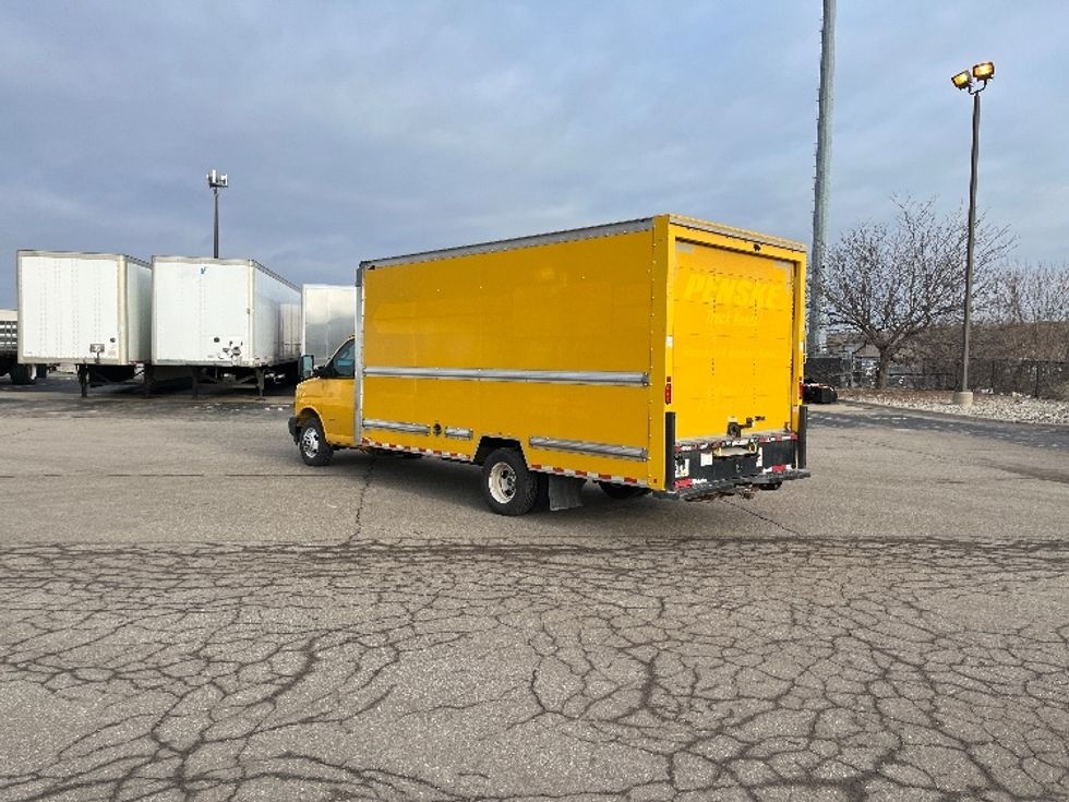 Light Duty Box Truck-Light and Medium Duty Trucks-GMC-2021-Savana G33903-Warren-MI-95,655\n\t\tmiles-$ 26,750 - Image 6