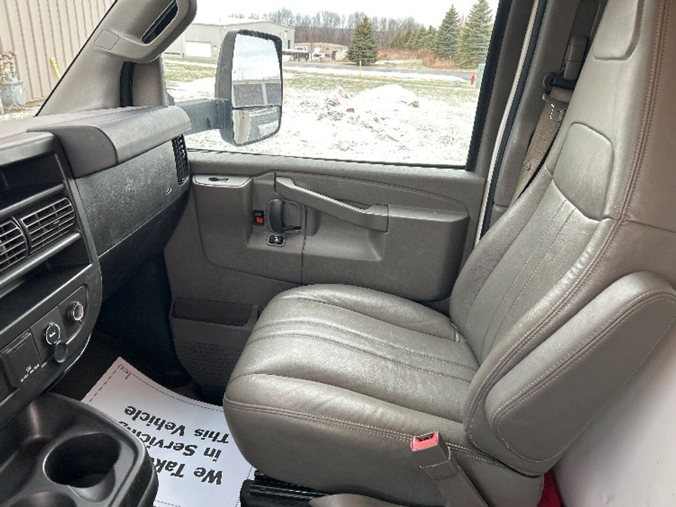 Light Duty Box Truck-Light and Medium Duty Trucks-GMC-2021-Savana G33903-Watertown-NY-91,560\n\t\tmiles-$ 28,750 - Image 19