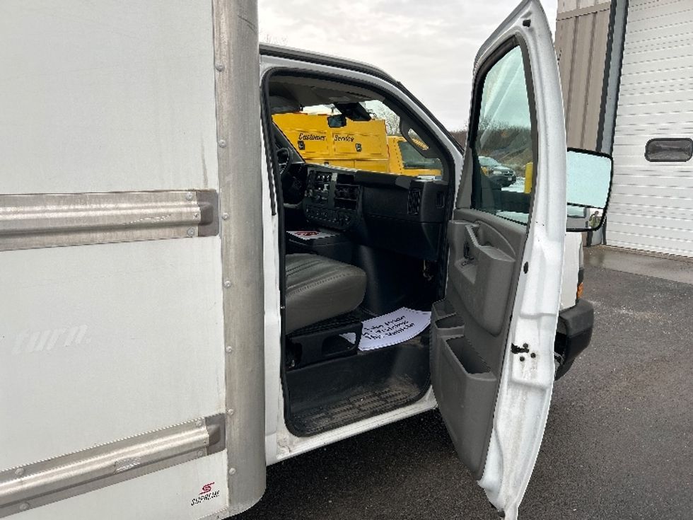 Light Duty Box Truck-Light and Medium Duty Trucks-GMC-2021-Savana G33903-Watertown-NY-91,560\n\t\tmiles-$ 28,750 - Image 20