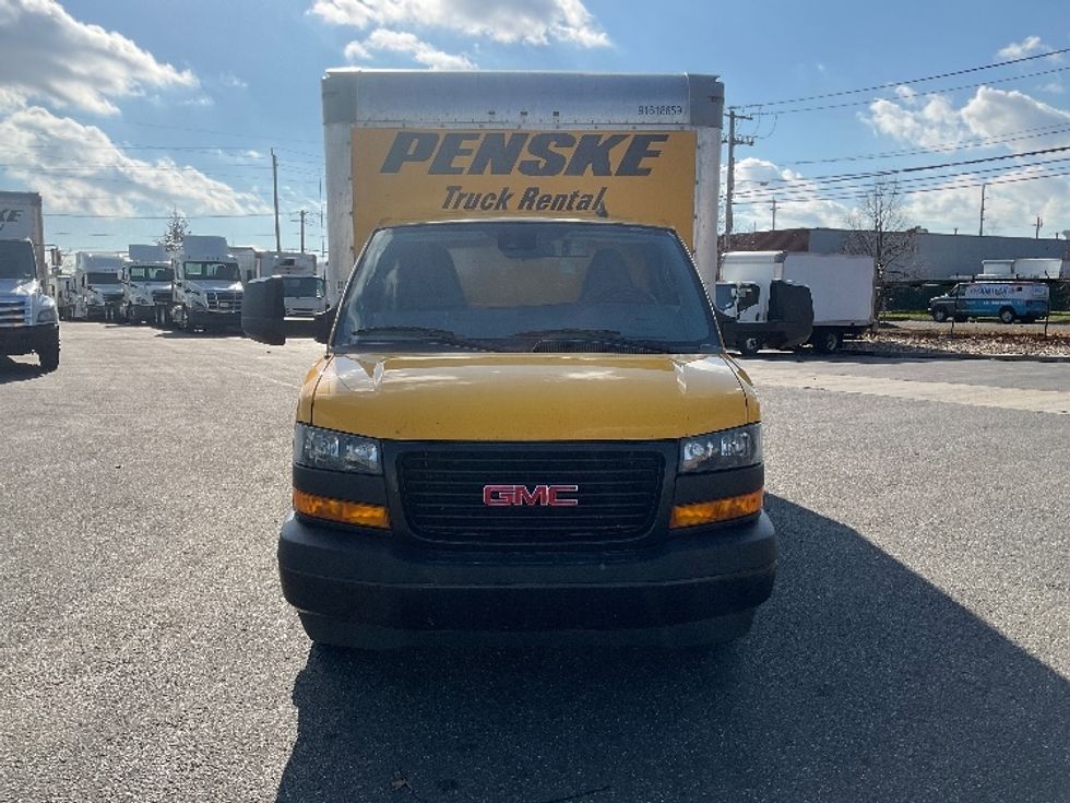 Light Duty Box Truck-Light and Medium Duty Trucks-GMC-2021-Savana G33903-West Babylon-NY-105,289\n\t\tmiles-$ 27,250 - Image 2