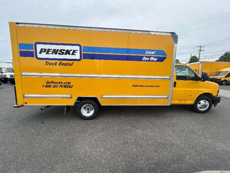 Light Duty Box Truck-Light and Medium Duty Trucks-GMC-2021-Savana G33903-West Babylon-NY-107,878\n\t\tmiles-$ 23,250 - Image 15