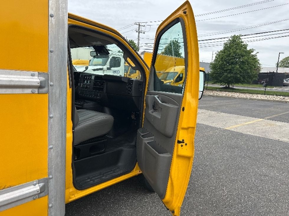Light Duty Box Truck-Light and Medium Duty Trucks-GMC-2021-Savana G33903-West Babylon-NY-107,878\n\t\tmiles-$ 23,250 - Image 20