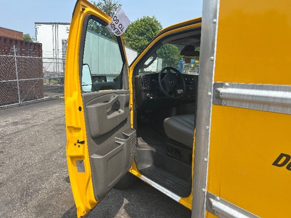 Light Duty Box Truck-Light and Medium Duty Trucks-GMC-2021-Savana G33903-West Babylon-NY-54,952\n\t\tmiles-$ 29,250 - Image 15
