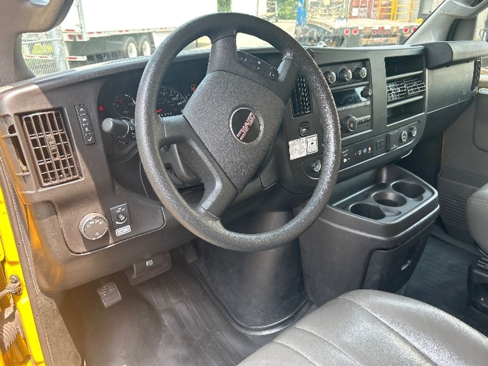 Light Duty Box Truck-Light and Medium Duty Trucks-GMC-2021-Savana G33903-West Babylon-NY-54,952\n\t\tmiles-$ 29,250 - Image 16