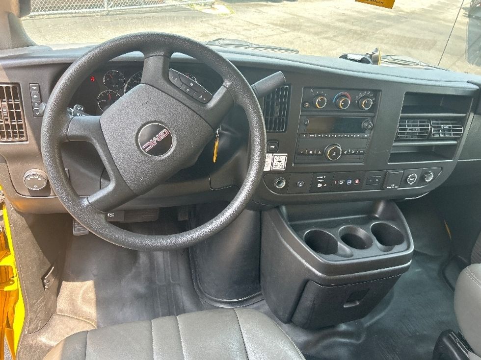 Light Duty Box Truck-Light and Medium Duty Trucks-GMC-2021-Savana G33903-West Babylon-NY-54,952\n\t\tmiles-$ 29,250 - Image 17