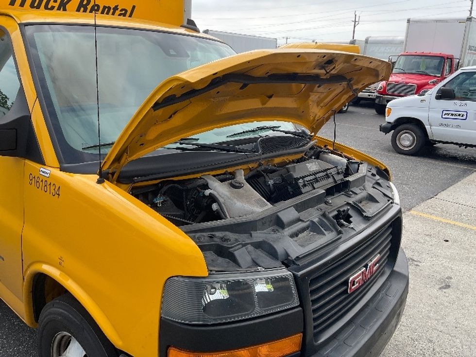 Light Duty Box Truck-Light and Medium Duty Trucks-GMC-2021-Savana G33903-West Babylon-NY-87,669\n\t\tmiles-$ 25,750 - Image 23