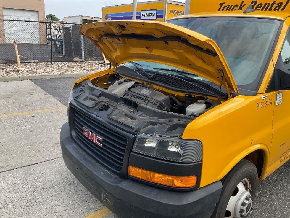 Light Duty Box Truck-Light and Medium Duty Trucks-GMC-2021-Savana G33903-West Babylon-NY-87,669\n\t\tmiles-$ 25,750 - Image 24